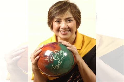 World bowling champion Bong Coo pays it forward .